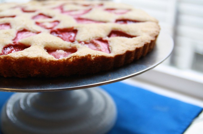 strawberry cardamom cake tart
