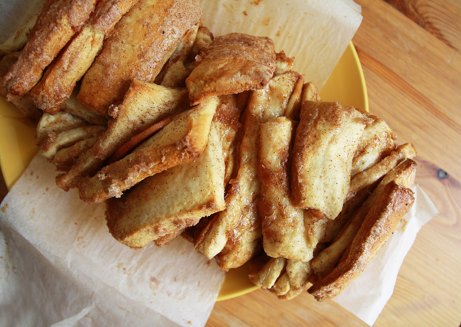 Recipe: Apple Cinnamon Pull-Apart Bread